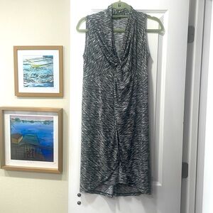 Wrinkle free career/date night dress fits small/medium